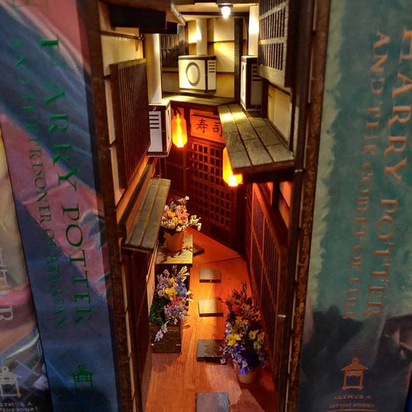 Japan Old Town AlleyWorld Bookshelf Insert Box