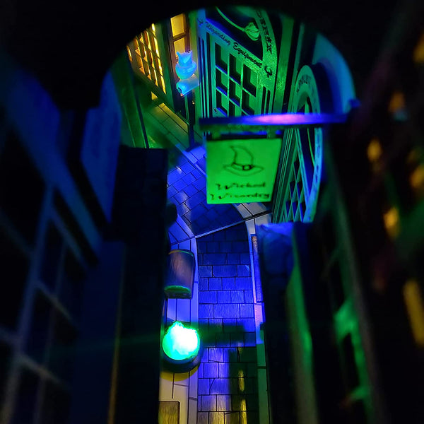 Wizard AlleyWorld Bookshelf Insert Box